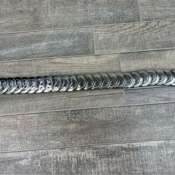 Vintage Queen Elizabeth slinky silver tone coin Belt. Rare. - Picture 4 of 8